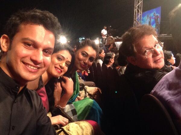 adinathkothare's tweet image. At the #ZeeGaurav awards !!! The gang of #nominees ;-P ! @maheshkothare @UrmilaKothare @KrantiRedkar