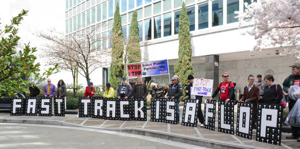fightfortheftr's tweet photo. "Fast Track is a Flop!" -- sign made entirely of Floppy disks, delivered to @RonWyden today to say #NoFastTrackTPP http://t.co/zEFnRRwvre