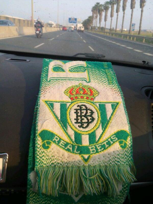 JimenezSerrano's tweet photo. Camino dela palmera olee @Luciianoqueva  @Nene9122 http://t.co/Y9stMl08qj