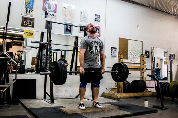 MotivatedMachin's tweet photo. #powerlifting #deadlift #hookgrip http://t.co/8Kvq4mQ5wC