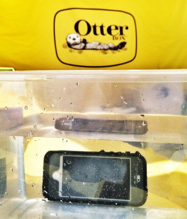 edlinOB's tweet photo. Protecting my iPhone 5s from surf and sand on Spring Break! Preserver Series! @otterbox  #OtterTour2014 #preserver http://t.co/QipXAHtxnq
