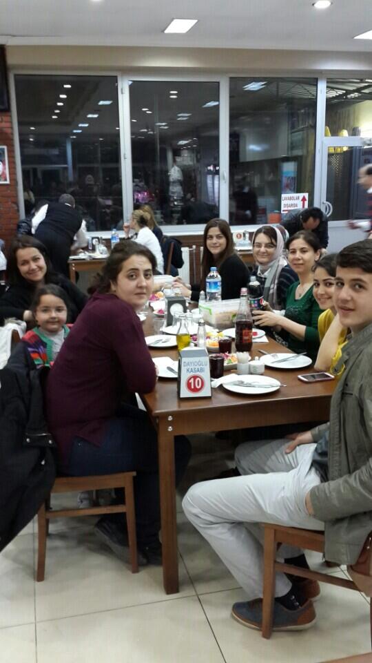 45_glay's tweet photo. I'm at Dayıoğlu Kasabı Muhtar'ın Yeri w/ @nazlliyldrm @gorkirem [pic]: http://t.co/TkXvZnZi79 http://t.co/ghg7Pmc2se
