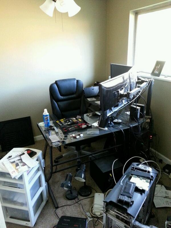 GalacticStatiq's tweet photo. @jimrome gettings from works from home guy. http://t.co/NPUl4oLkzI