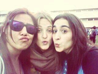 Isa_nsantos's tweet photo. Buena amiga, mejor persona @joosunee @Begoandrea12 ;) http://t.co/e15bcFQJ3S
