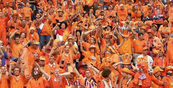UFC_Nederland's tweet photo. Thanks for making a dutch guy the main event..We are ready!!! @mousasi_mma @danawhite @ufc  ever seen a dutch crowd? http://t.co/4xa13Axg5r