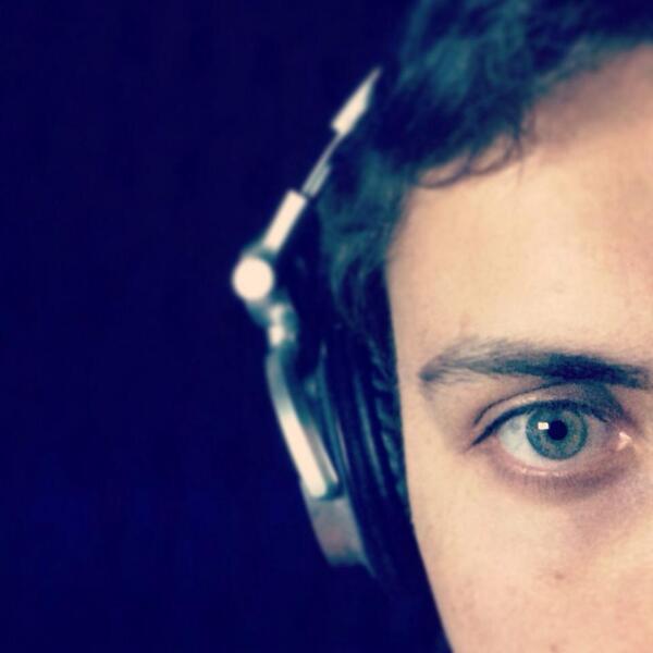 mertmericcc's tweet image. #ASOT655  Listening !!!!!!!!!!