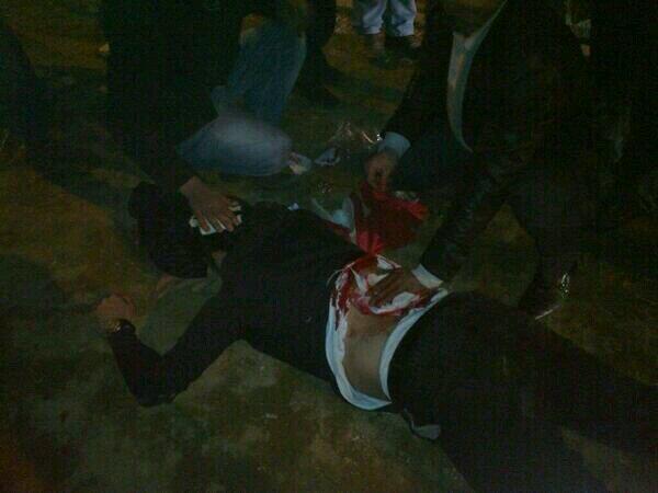 ttekosin's tweet photo. Alcak ve zelil insan lar siz istesenizde istemesenizde zafer islamindir http://t.co/A9I0JmVqJN