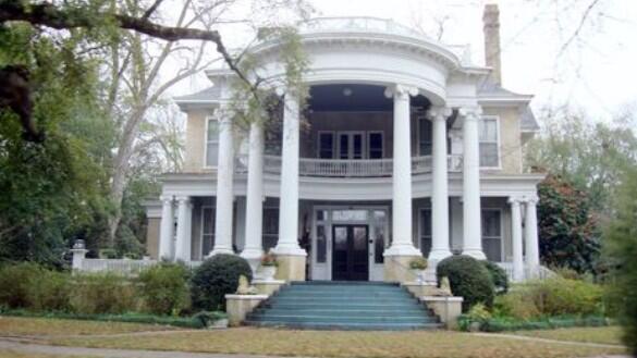 SouthernStyleSS's tweet image. Beautiful southern home.