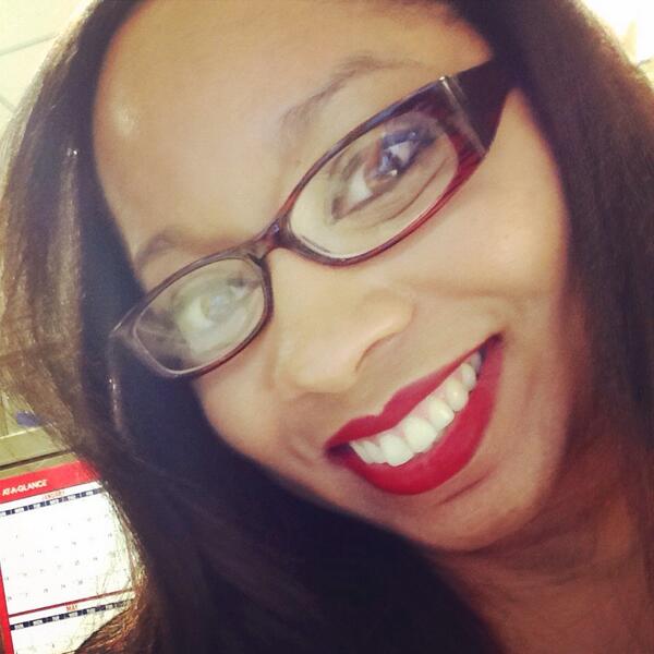 madamevincennes's tweet photo. I'm in rare form today! #HappyDay #SometimesISmile #Working9to5 http://t.co/K7rBMXeMPw
