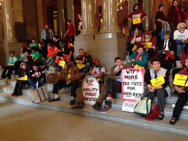 Jodjac33's tweet image. Here's the crew standing up for #PublicEd #Genda #Fairelex #antifrack and #AllOfUs @NYGovCuomo @KatFisherHV
