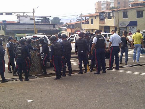 lateja_corrida's tweet image. Av. Lucio Oquendo. img de @a_maria05..