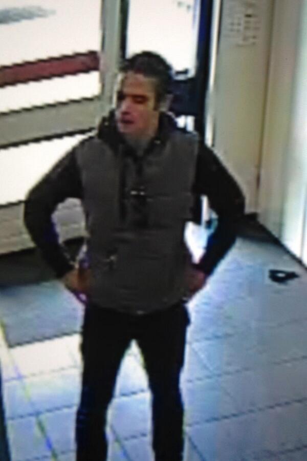 Wij zijn dringend op zoek naar deze man! Help ons aub door retweet!