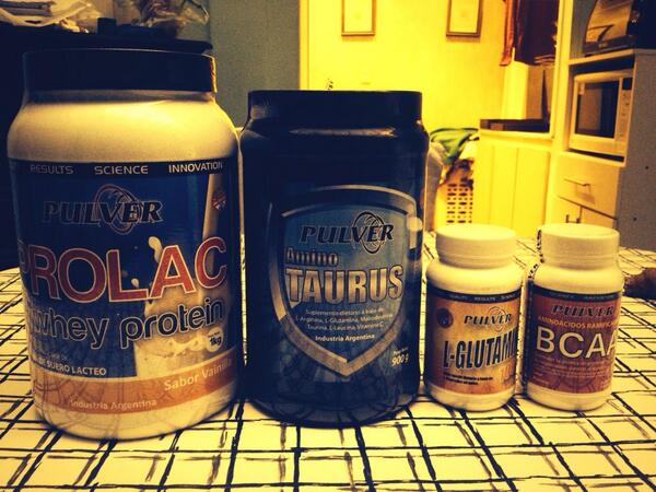 ferchimaino's tweet photo. Gracias a la gente de @alimentospulver por darme los suplementos para poder entrenar. 100% libres de gluten http://t.co/as9vThBwQb