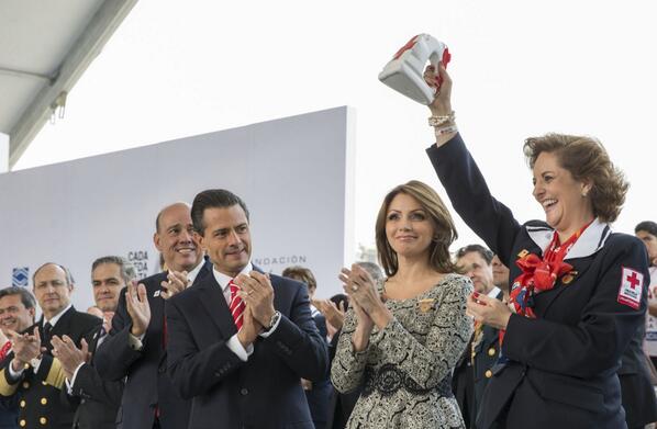 gobmx's tweet photo. Hoy Dio inicio la Colecta Nacional 2014 de Cruz Roja Mexicana @CruzRoja_MX  http://t.co/7BaPffpk8I http://t.co/IcUUI9Jswz