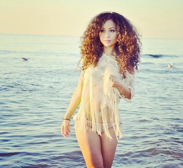 "<a href="/GilvoBlame/">Insta: ivandjino</a>: "@irembangz: "<a href="/CurlyBeautys/">IG: @CurlyBeautys_</a>: " lijkt beetje op <a href="/MelanyMoreira/">Model♥!</a>" nehhh"