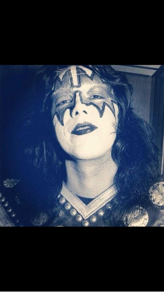 80sHorrorFilms's tweet photo. You pulled the trigger on my love gun http://t.co/zjtRGtEyoB