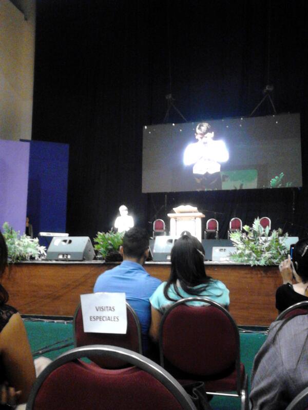 Lucia_P83's tweet photo. Miguelito esta cantando! X3 que bello! Alabando el nombre de Dios http://t.co/BjOKaE3KfF