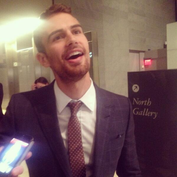 marieclaire's tweet photo. The hunky dreamboat that is Theo James #DivergentPremiere http://t.co/cW4lDnQvMp