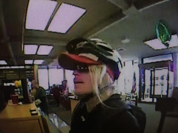 TySteeleNews's tweet image. Have you seen this man? @SPDOregon say he robbed the @WellsFargo bank on Centennial Blvd. just before noon today.