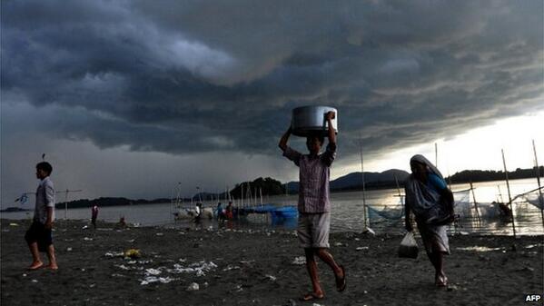 BBCNewsAsia's tweet photo. Will 'megadams' bring power to India and China - or put millions at risk? http://t.co/3JwcJkYOBD http://t.co/R6UHdmCwIA