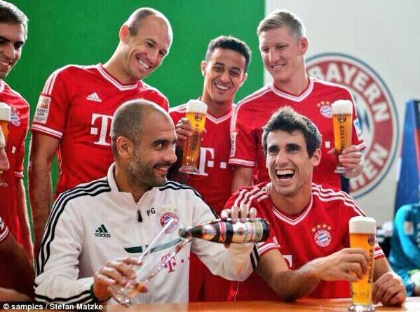 TeleFootball's tweet photo. Bayern prepare for their #ChampionsLeague Q-F versus Manchester United! More reaction here: http://t.co/z6IhFv0NRI http://t.co/Z9qS9RUy3r