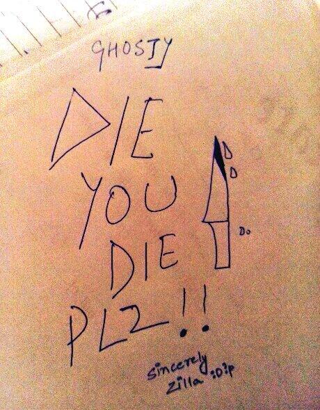zpathak17's tweet photo. @GhostyBro chillax!msg card he to khtm hua hai zindagi nahi&amp;snd me dt pic whch I sgstd!:DI knw i knw :p nahi li rgt! http://t.co/W568TE7Qbp