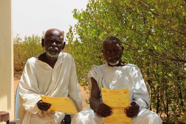 ihhinsaniyardim's tweet photo. "KATARAKT" yazıp 3072'ye SMS göndererek Afrika'daki binlerce katarakt hastasının görmesine vesile olabilirsiniz. http://t.co/oLhokvZuyb
