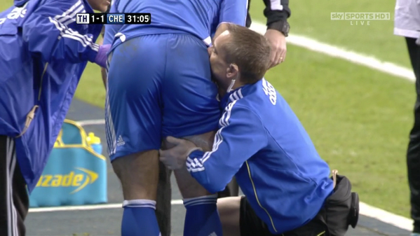 BeardedGenius's tweet photo. Drogba, Alex, Ivanovic, Hazard, even Ramires has big arse for a little player...CFC love big butts &amp; they cannot lie. http://t.co/j7u3XGjlhI