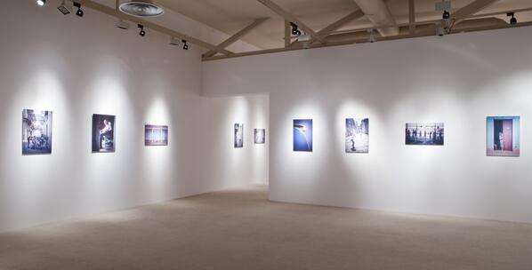 ERivas_Photo's tweet photo. Arrancando... "Esencia Cubana, el tiempo relativo" #inauguración #arte  #exposición #santander  #obra #fotografía http://t.co/P9IKngZ2Sz