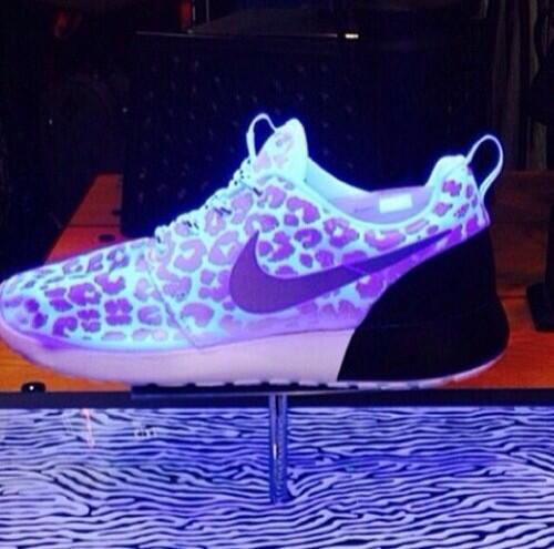 rosherunfitness's tweet image. Amazing😳 glowing cheetah #Rosche