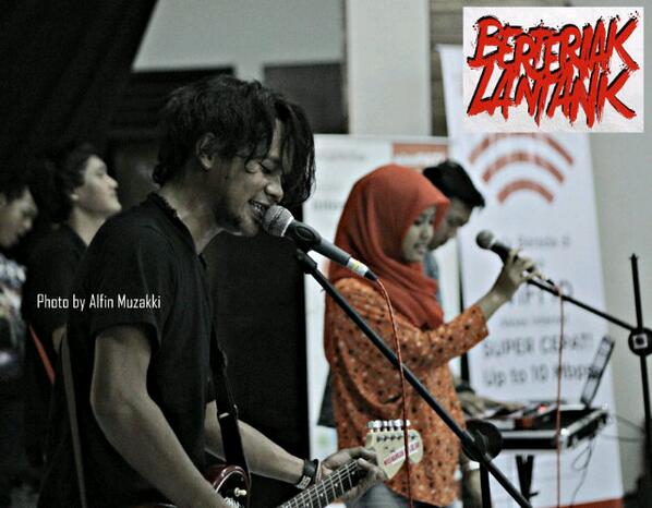 BLpoppunk's tweet photo. @Azye_Rock #kerassssss http://t.co/V2Lln9JPyT