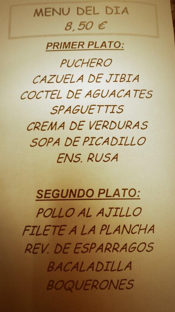 HLaErmita's tweet photo. Menu por solo 8.50€ que incluye pan, bebida y postre. http://t.co/TE5StOvRSp