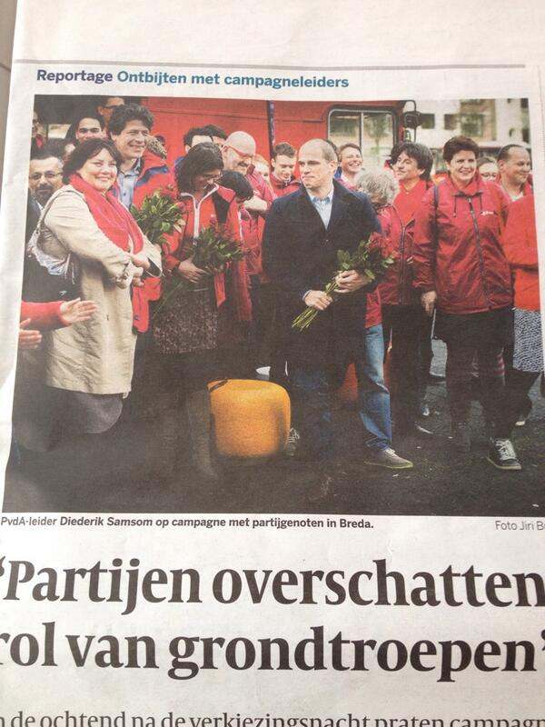 Fotootje in Volkskrant van mij tussen <a href="/PvdA/">Partij van de Arbeid</a> grondtroepen. Dat is toch leuk voor @PvdAGrootegast en @GemGrootegast