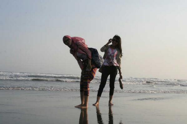 fety_ba's tweet photo. Pantai paris :D http://t.co/rGAnfGe67L