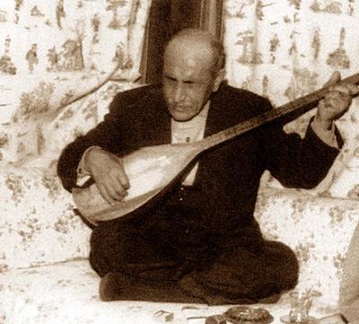 Hurriyet's tweet photo. "Uzun ince bir yoldayız..." #ÂşıkVeysel aramızdan ayrılalı 41 yıl oldu http://t.co/ZYMCf6pYXy http://t.co/1q7e2uQwry