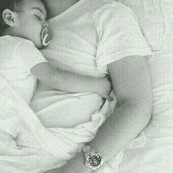 Firsttoget's tweet photo. Going home to this. 😍👶 http://t.co/fyoG4GuX0g