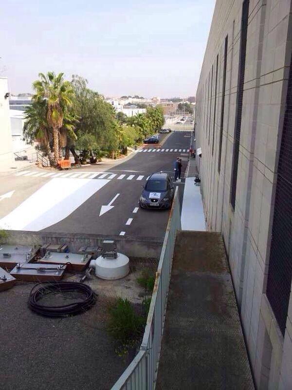 I la pregunta és: la gent d'altres televisions també entra a esta casa vigilada pel personal de seguretat?