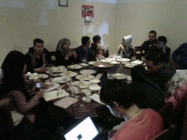 Silaturahmi Para pendukung,Pengisi,dan panitia acara <a href="/diPERBAN/">PERBAN</a> .can't wait any longer.see u soon 05april2014