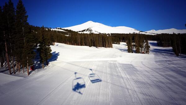 breckenridgemtn's tweet photo. Happy Friday! We expect snow today and a high of 27°F. It's First Tracks Day! Learn more: http://t.co/gAFC5kSHXT http://t.co/j8QgH1Sr7J