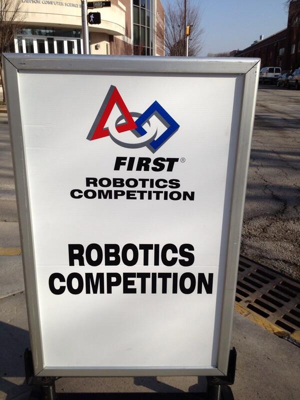 MicheleHernly's tweet image. @Can_Man_Tony  and I walked in to see Team 4580 with a big win! @bendavisrobots @Bryce_Krispys