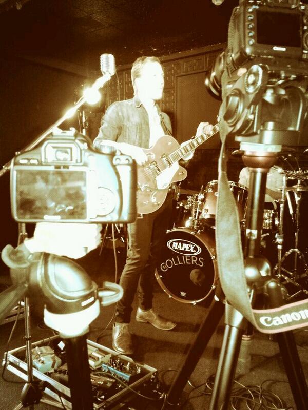 Rolling_Wheels's tweet image. A eos rebel T2i at 25fps and a 5D MKiii at 50 fps. #filmmakingmagic