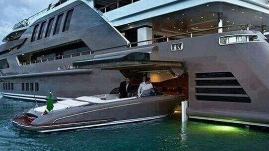 onlymotors's tweet photo. There is only one worst thing that someone owning a flash boat, that is when they own two  http://t.co/7QHdvkym2p http://t.co/m6SG6c2CGY