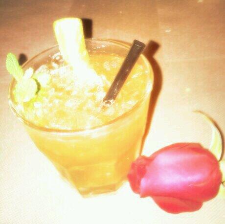 saragamoreno's tweet photo. Rico mojito con un gran regalo y una gran noche oleee el hermano y cuñadita que tengo... http://t.co/kedKNrDJIz