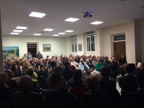 JacquesVarrone's tweet photo. Magnifique réunion pour fêter notre fin de campagne ! Un immense merci à tous !
Dimanche 23, votez #AvenirEtTadition http://t.co/De5Q1iiX3M