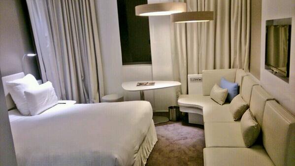 PEPTravel's tweet image. @Accorhotels i cant sleep here becouse this room is so beautiful. #pullmann #brussels Thank you for #TravelAgent #pep