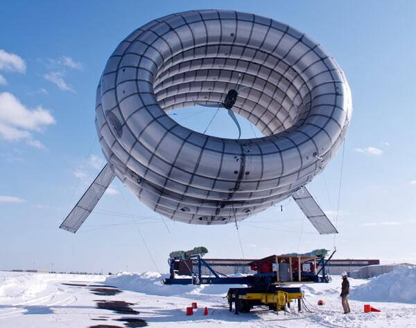 adndotcom's tweet photo. Wind power flies high: Airborne turbine set for testing in Alaska http://t.co/PQSYSiUUtV http://t.co/pl3PQPviro