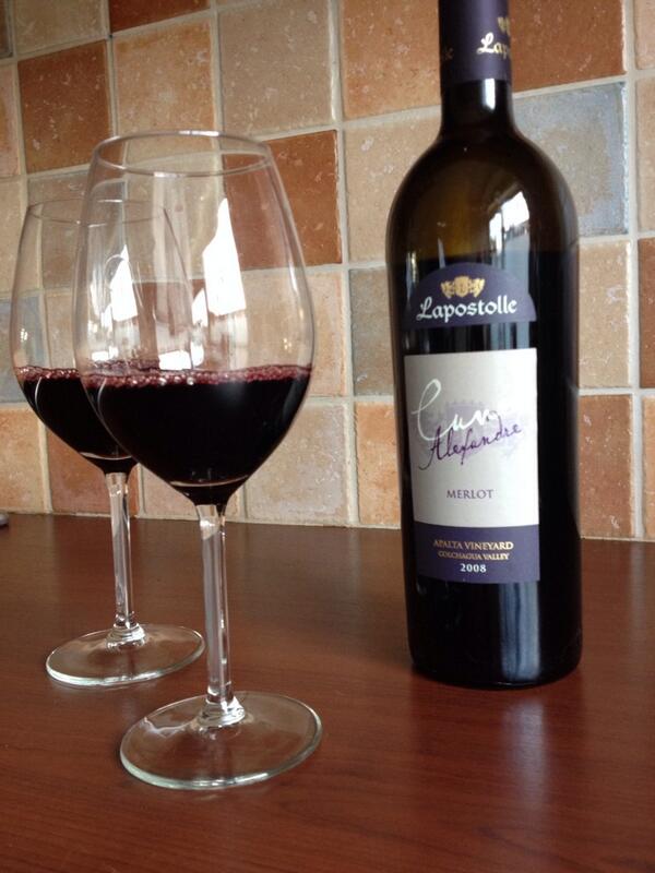 Rainier Koster (@rainierkoster) on Twitter photo Het weekend kan beginnen! In het glas een mooie gerijpte Merlot van <a href="/LapostolleWine/">Lapostolle Wines</a> 2008. Proost! Het weekend kan beginnen! In het glas een mooie gerijpte Merlot van <a href="/LapostolleWine/">Lapostolle Wines</a> 2008. Proost!