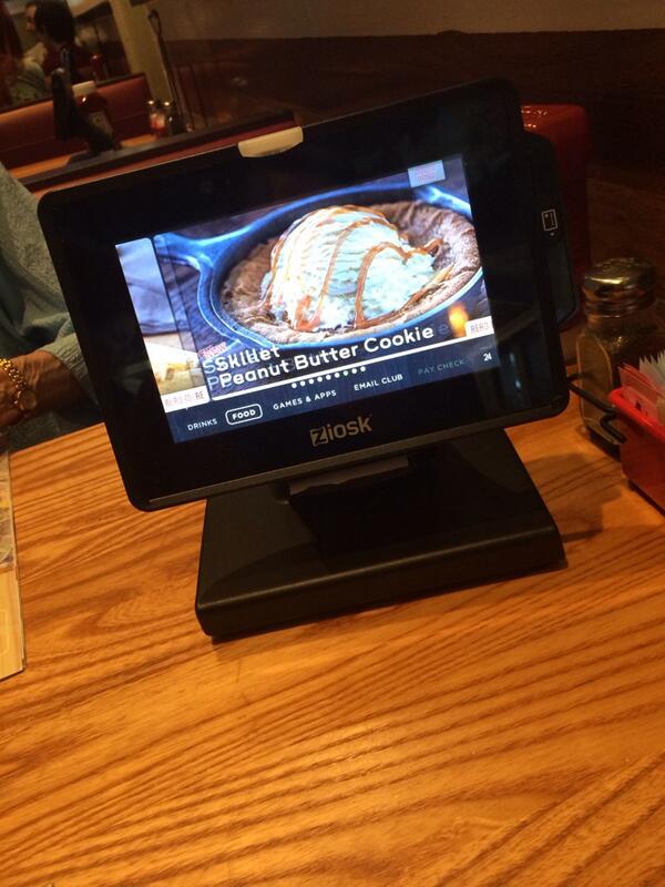 Sarah_holtt's tweet image. Is this what the world has come to? #touchmenu #chilis