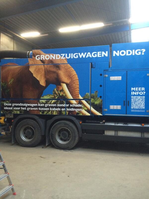 Het resultaat is super!! Dankzij <a href="/LyonReclame/">Lyon Reclame</a> #grondzuigwagen nodig? kavandaalen.nl/pgs/activiteit…