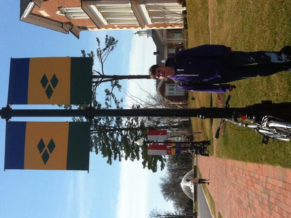 sarah_griffs12's tweet image. Yellow/violet
#colorproject